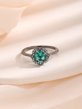 Женское кольцо из чистого серебра 925 пробы с блестящим зеленым цветком с имитацией изумруда и циркона, черного цвета с изящным нежным стилем.