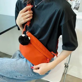 Сумки через плечо для женщин, повседневная однотонная модная простая милая женская дизайнерская сумка с подвеской, весенняя новая женская сумка через плечо